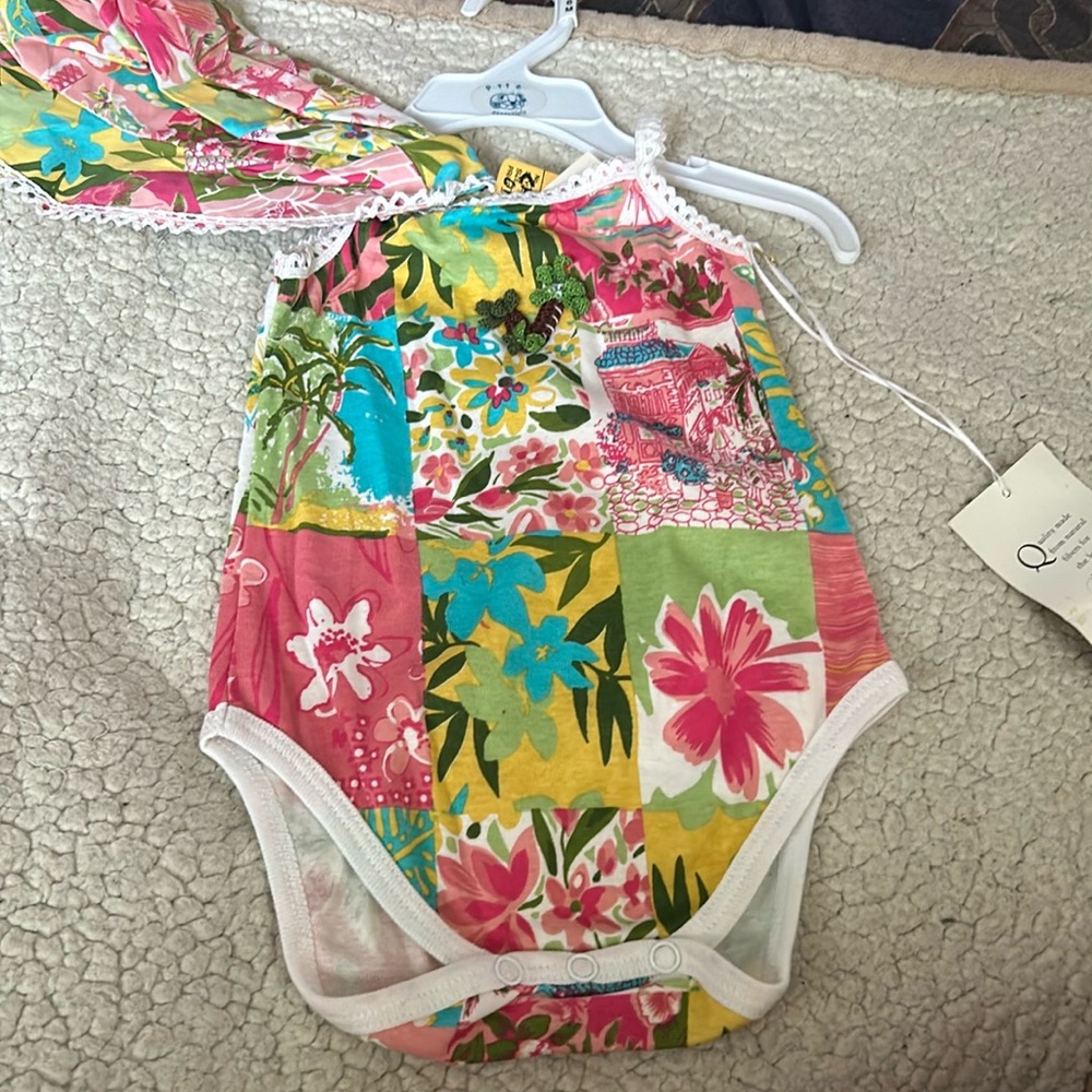 Nwt Sz 9 mths bodysuit w/ hat